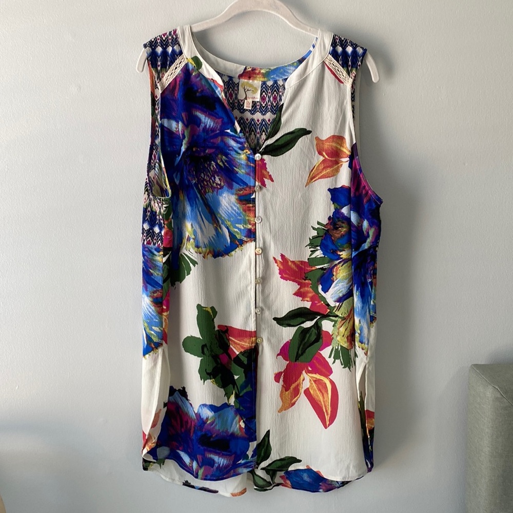 Fig and Flower Floral Sleeveless Blouse  2X